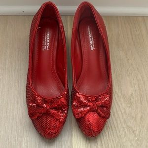 Wizard Of Oz rube red slippers. Size 6